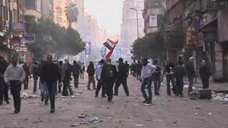 Almeno 40  morti in piazza Tahrir a Il Cairo. Stamane  nuovi scontri. L'incubo della guerra civile