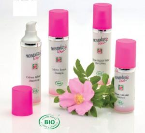 La rosa mosqueta incontra l’alta tecnologia: arrivano i flaconi airless per le creme viso bio.