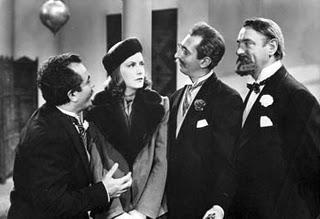 Ninotchka - una risata ci seppellirà!