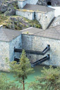 Dennis Oppenheim: Electric City, la mostra dedicata all’artista a un anno dalla sua scomparsa, nel programma 2012 di MERANO ARTE