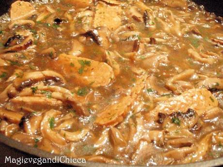 Tempeh con funghi e polenta