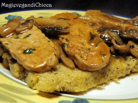 Tempeh con funghi e polenta