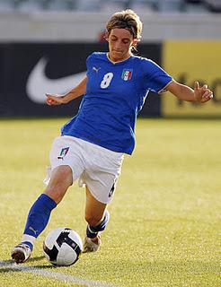 Calcio donne, rullo compressore Italia; pallamano, le azzurrine battono la Francia