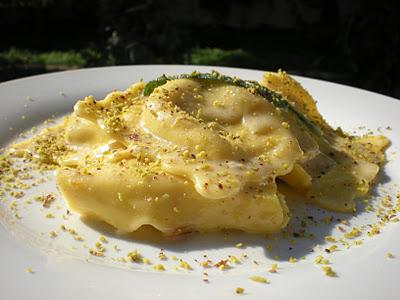 Ravioli alla Zucca con Salvia Fritta e Pistacchi