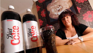 FOTO DEL GIORNO 24 NOVEMBRE 2011 : UN DONNA DROGATA DI COCA COLA