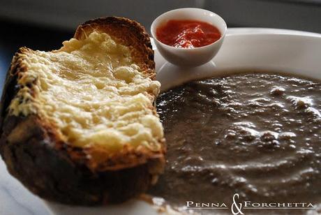 Zuppa di funghi al sapore di porcini con finta rouille