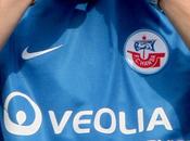 Calcio, Germania: piovono banane dagli spalti jersey sponsor dell’Hansa Rostock