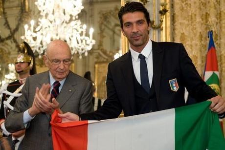 Calcio, Italia: tricolore “capovolto” sulla nuova maglia Puma? Per l’etichetta non ci sono errori