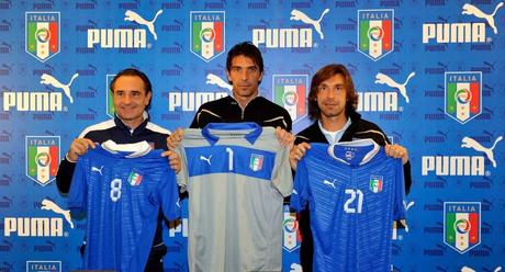 Calcio, Euro 2012: Puma presenta il nuovo kit della Nazionale. Azzurri in stile “future-classic”