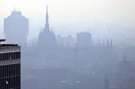 milano smog Milano, Dietrofront Blocco del Traffico. Sindaco Sospende il Blocco della Circolazione previsto dal 28 11 11