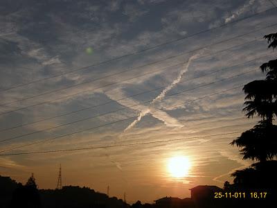 4/6 dicembre 2011 - Mola di Bari, Pesaro, Genova; tre conferenze su scie chimiche (e non solo)