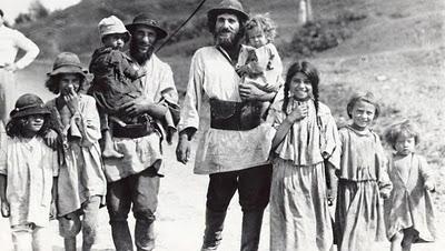 Memorie zingare, l'altro genocidio / Memoires tsiganes, l'autre genocide