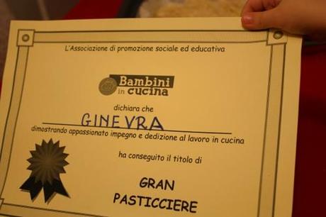 Il crumble di mele. G. tutta sola in un laboratorio di “bambini in cucina”