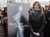 Elisabetta Canalis manifesta contro pellicce Milano!