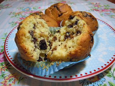 MUFFIN ALLA RICOTTA E SCAGLIE DI CIOCCOLATO