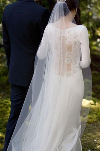 MODA | Carolina Herrera e Manolo Blahnik vestono Bella Swan in versione bride