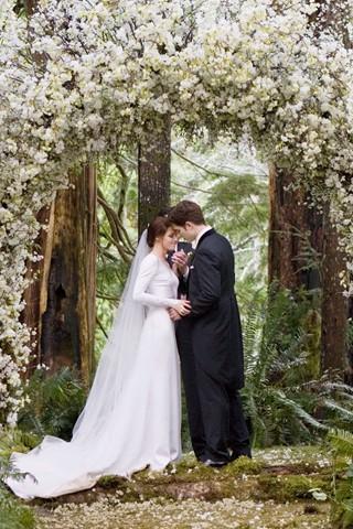 MODA | Carolina Herrera e Manolo Blahnik vestono Bella Swan in versione bride