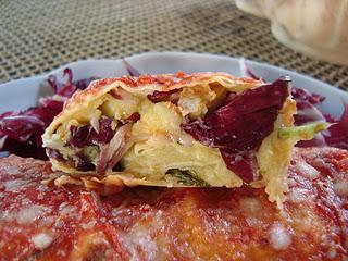 Cannelloni di crèpes con radicchio e patate.