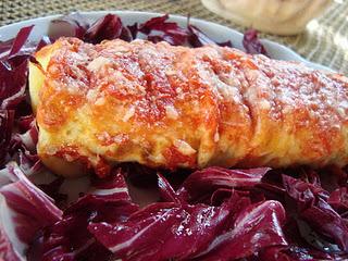 Cannelloni di crèpes con radicchio e patate.