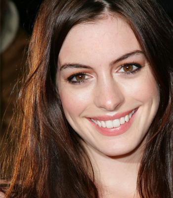 Anne Hathaway si è fidanzata