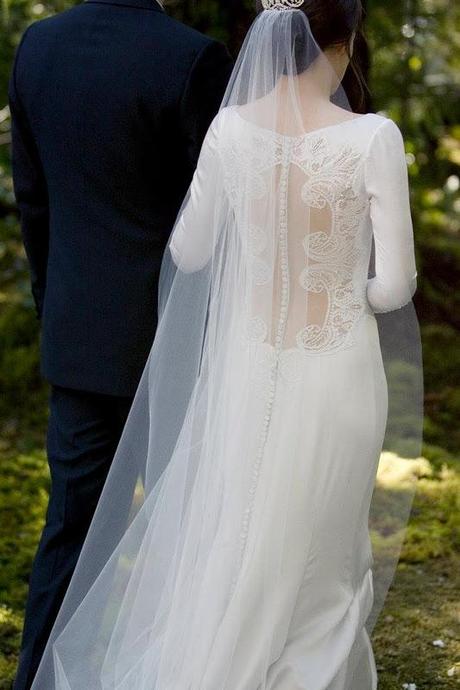 Discover the 'Twilight' Bridal Gown Worn by Bella