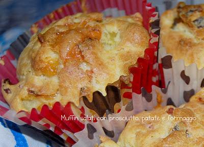 Muffin salati prosciutto, patate e formaggio