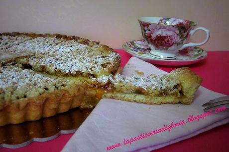 Crostata Crumble con marmellata di albicocche