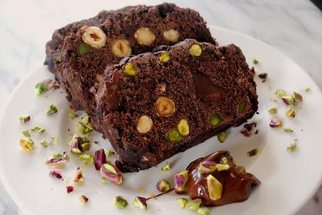 Pane al doppio cioccolato, pistacchi e noccioline. Ovvero cosa regalo a Natale