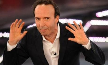 Roberto Benigni da Fiorello per l’ultima puntata con «L’inno del corpo sciolto»