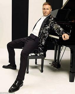 Gary Barlow in Dolce & Gabbana su Esquire UK gennaio 2012