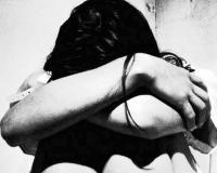 Carbonia: una ragazza difende la madre con delle forbici. Famiglie violente