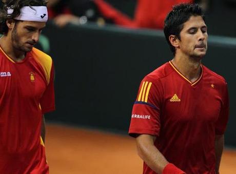Tennis, Spagna: Verdasco gioca in Coppa Davis con maglia rossa simile alla Nazionale di calcio