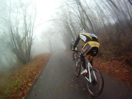 Bikers contro la nebbia ovvero...uscita mtb del 4/12/2011