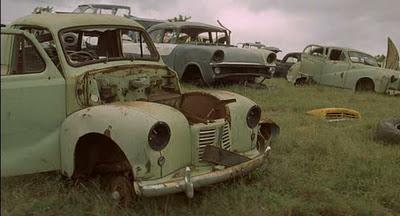 The cars that ate Paris (aka: The Cars that eat people) - Le macchine che distrussero Parigi