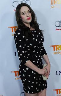 Kat Dennings in Dolce & Gabbana al Trevor Live presso Hollywood Palladium in Los Angeles