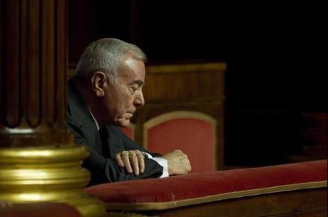 Gianni Letta, ascolta dalla tribuna del Senato il discorso di Mario Monti 