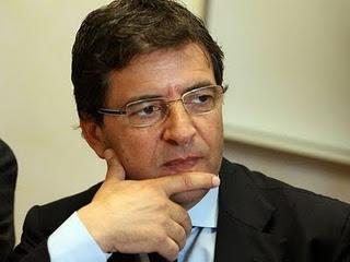 Chiesto l'arresto per l'ex sottosegretario Cosentino in un'indagione che riguarda il clan dei Casalesi