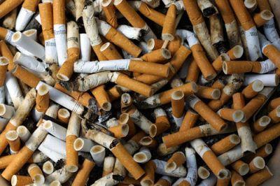 L'Australia impone la vendita di pacchetti anonimi di sigarette. Le Industrie del Tabacco fanno causa