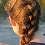 acconciature capelli natale - treccia alla francese