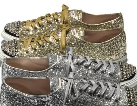 Ispirazioni// Le sparkling sneakers Miu Miu e il look casual chic di Zoe Saldana