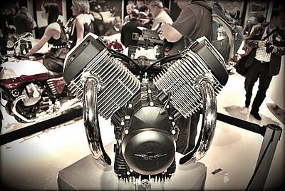 Guzzi party @ Eicma 2011