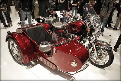 Guzzi party @ Eicma 2011