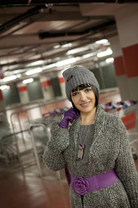 Let’s go to the supermarket: my shopping… dressed in grey and purple!