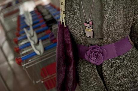 Let’s go to the supermarket: my shopping… dressed in grey and purple!