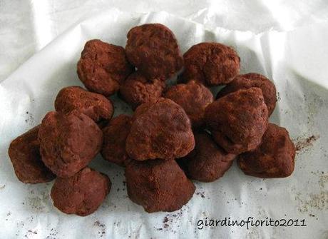 Tartufi di castagne e cioccolato