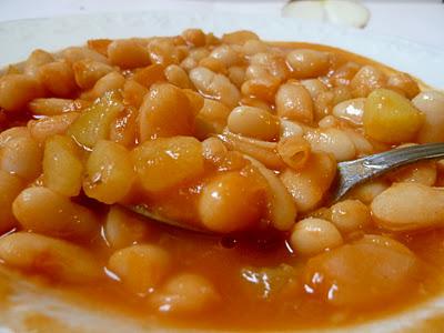 fasolada (zuppa di fagioli)