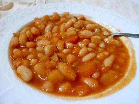 fasolada (zuppa di fagioli)