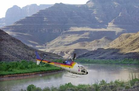 Las Vegas: elicottero turistico precipita sul Lake Mead, 5 morti