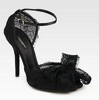 Dolce & Gabbana pizzo e satin per i sandali di Natale