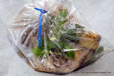 La cucina aromatica: coscia di pollo nel sacco forno con erbette della macchia mediterranea